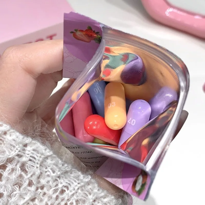 مجموعة بلسم الشفاه الصغيرة مكونة من 8 ألوان على شكل كبسولة أحمر شفاه شفاف ومغذي ومرطب للعناية بالشفاه الجافة والشقوق مقاس السفر #6