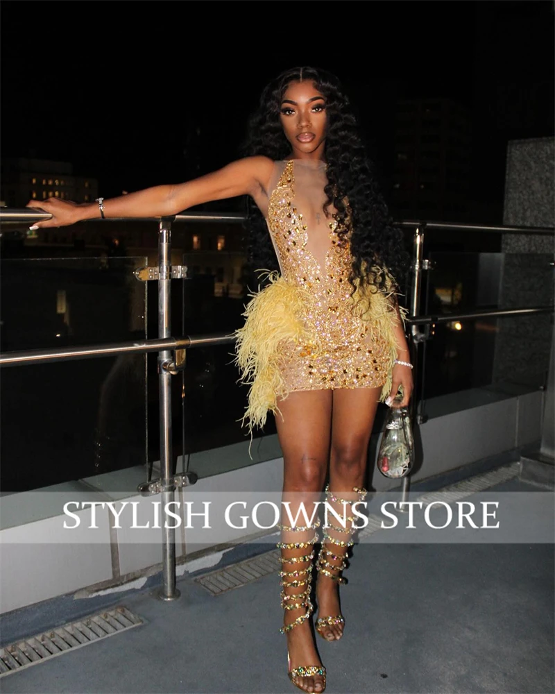Gold O Neck Short Prom Dress For Black Girls 2024 Beaded Crystal Evening Gown Birthday Party Gowns Feathers Mermaid Customized