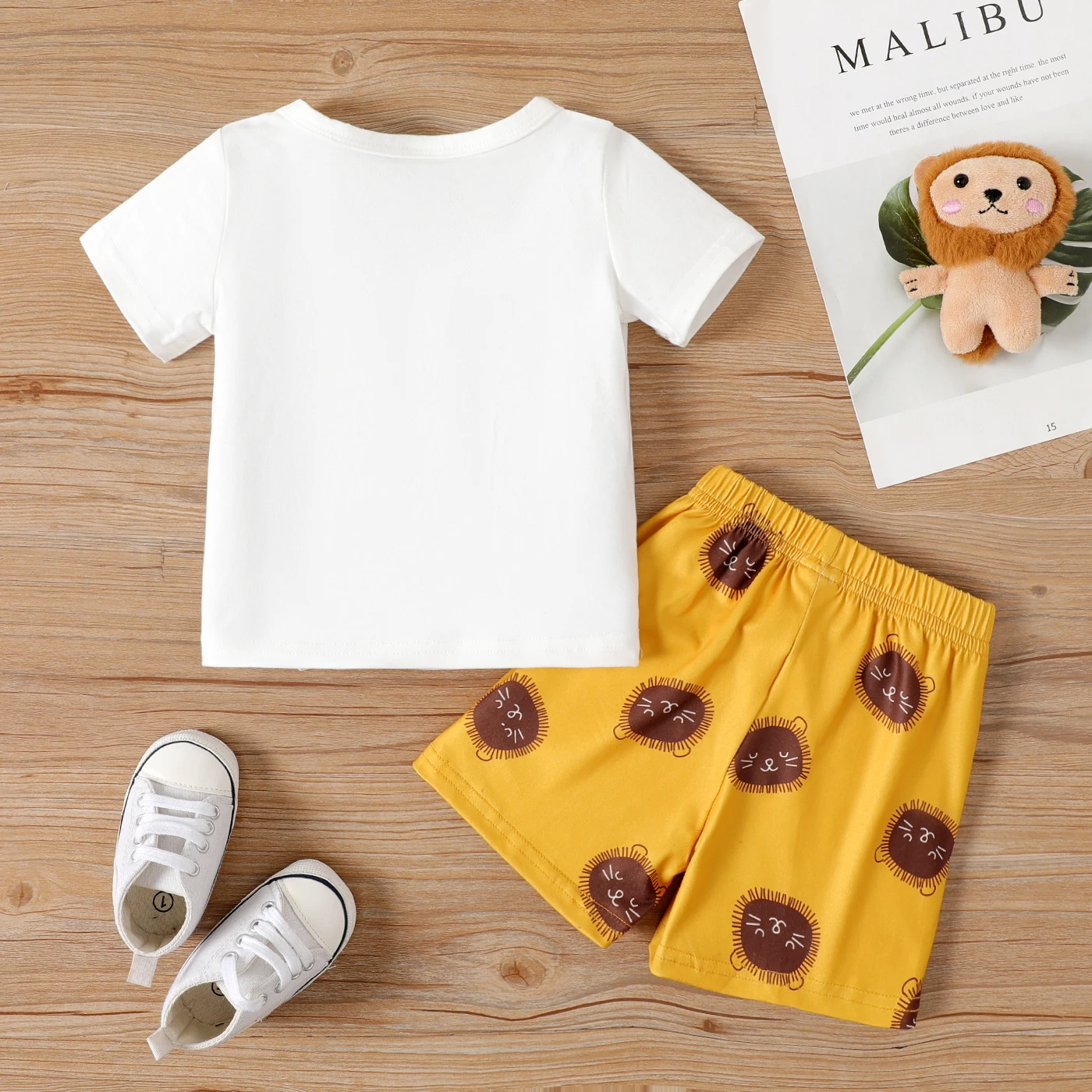 PatPat 2pcs Baby Boy Lion Pattern Short-sleeve Tee and Shorts Set