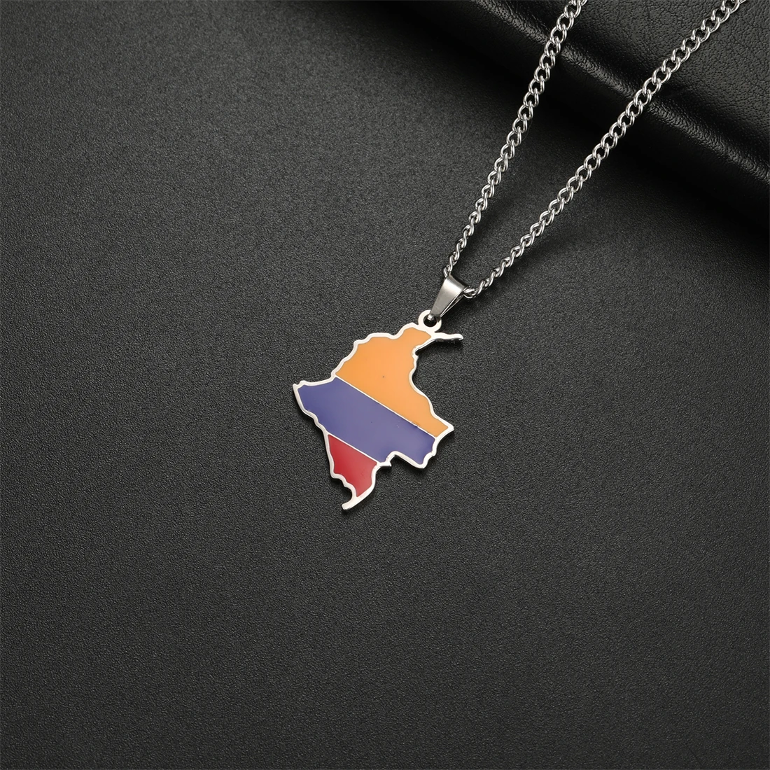 EUEAVAN Enamel Colombia Map Necklace Women Men Stainless Steel Trendy Colombiana Flag Pendant Chains Ethnic Jewelry Gifts