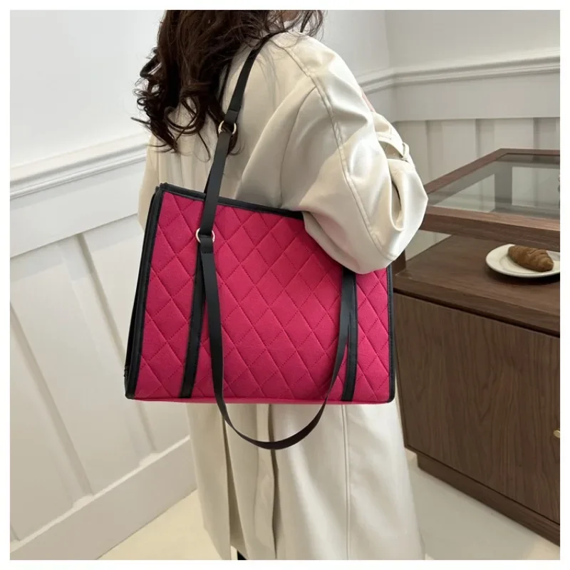 

B High End Fashion Big Crossbody Bag Women's Large Capacity Diamond Grid Female Shoulder Bag Trendy Versatile Tote Shoulder Bag