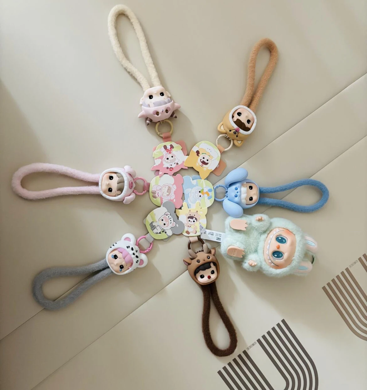 Authentieke Hacipupu Snuggle With You Series Blind Box Speelgoed Mode Telefoon Lanyard Verrassing Mystery Box Figuur Ornamenten Meisjes Cadeau