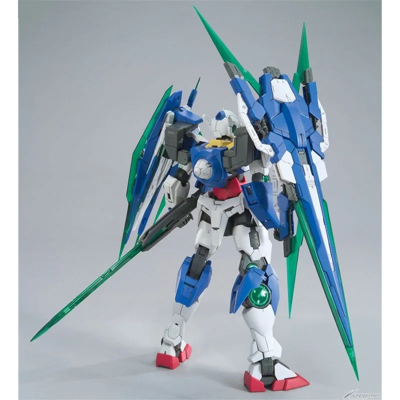 バンダイオリジナル MG ガンダム 00 カン T GNT-0000 1/100 アニメアクションフィギュア組立モデルおもちゃギフト子供のためのグッズキット