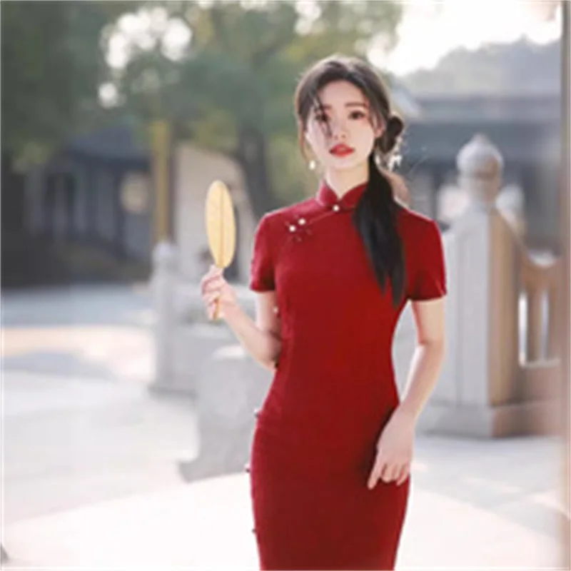 

Chinese Red Qipao Split Vestitos 2025 New Style Young Girl Improved Cheongsams Retro Engagement Dress