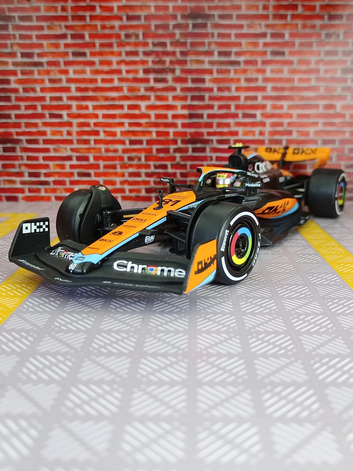 1:24 McLaren MCL60 F1 Miniaturautos, Legierung, Spielzeug, Druckgussmodelle, Räder können gedreht werden, rollender, verschiebbarer Sportwagen, Jungen, Festival-Geschenke