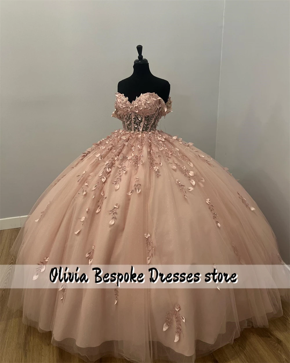 Wonderful Beads Pink Appliques Quinceanera Dresses Off  Shoulder Sweet 15 16 Ball Gown For Birthday Graduation Party Customized