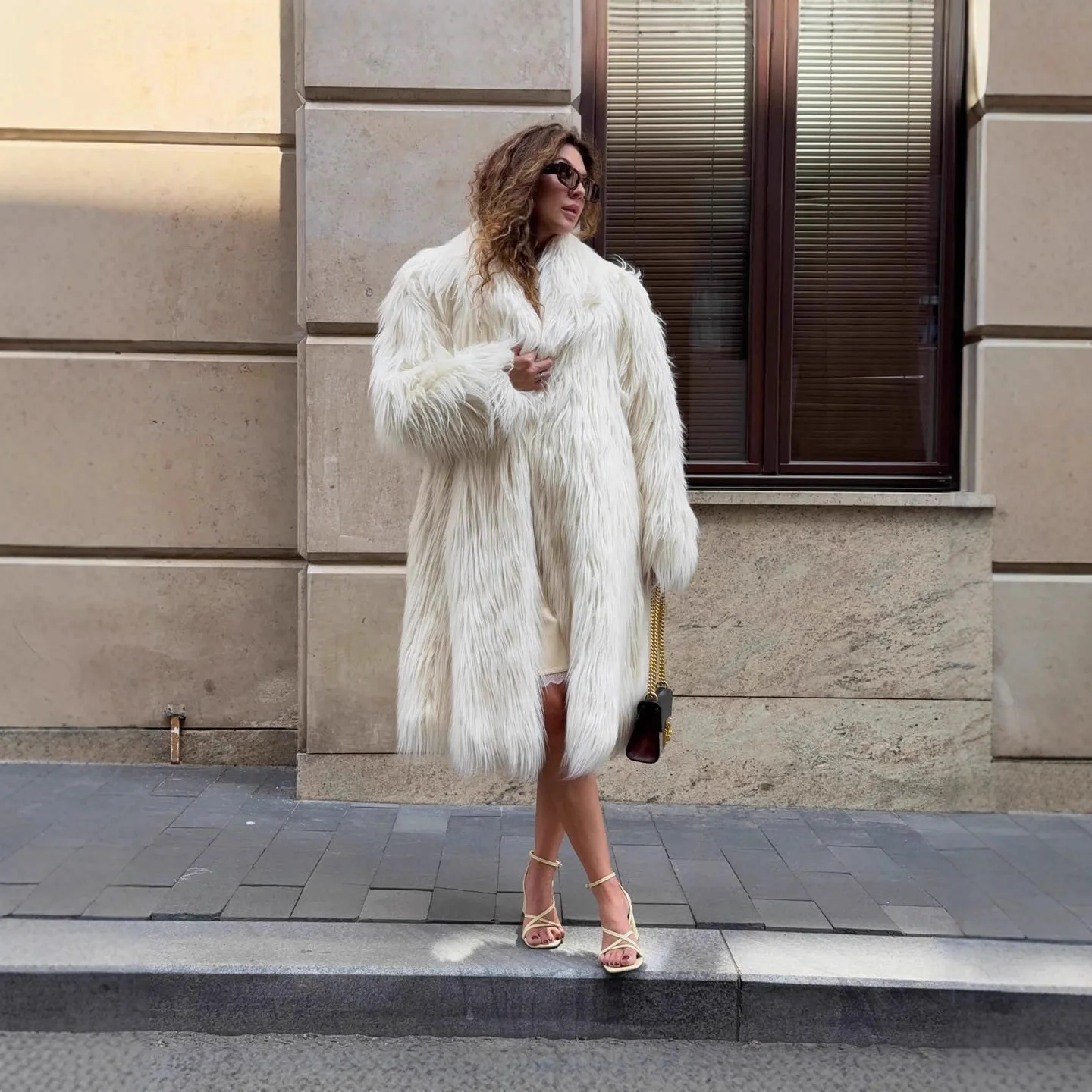 2025 New White Long Hair Faux Fur Lapel Long Coat Women Eco Friendly Artificial Plush Long Length Jacket​
