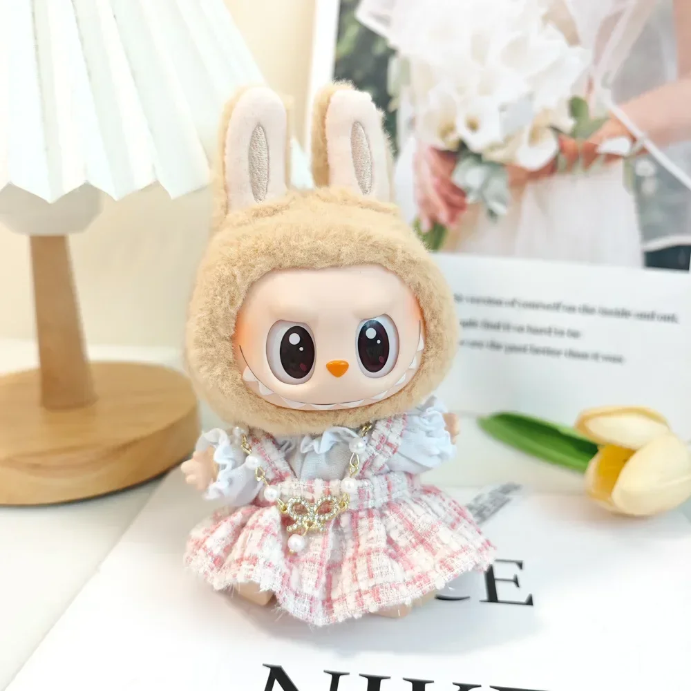 ชุดเสื้อผ้าตุ๊กตาขนาดเล็กสำหรับตุ๊กตา Labubu V1 V2 ขนาด 15-17 ซม. ชุดเดรสคลาสสิกสไตล์ตาราง พร้อมเสื้อคลุมและหมวกเบเร่ต์ประดับมุก