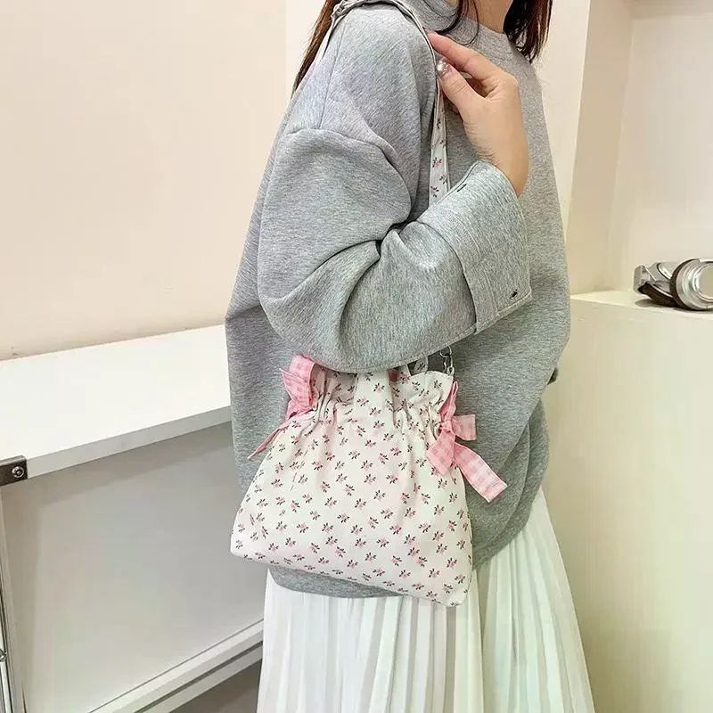 

Простая и стильная сумка через плечо с принтом, большая вместительная сумка-тоут, модная и милая сумка с бантом, холщовая сумка для хранения, сумка-багет.