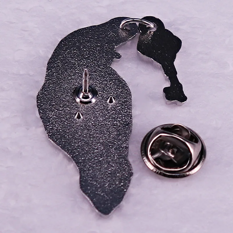 Key Holding Crow Badge Blue Sparkling Crow Icon Metal Pin Enamel Brooch With Pendant Collar Jewelry Accessories Bag Decorations