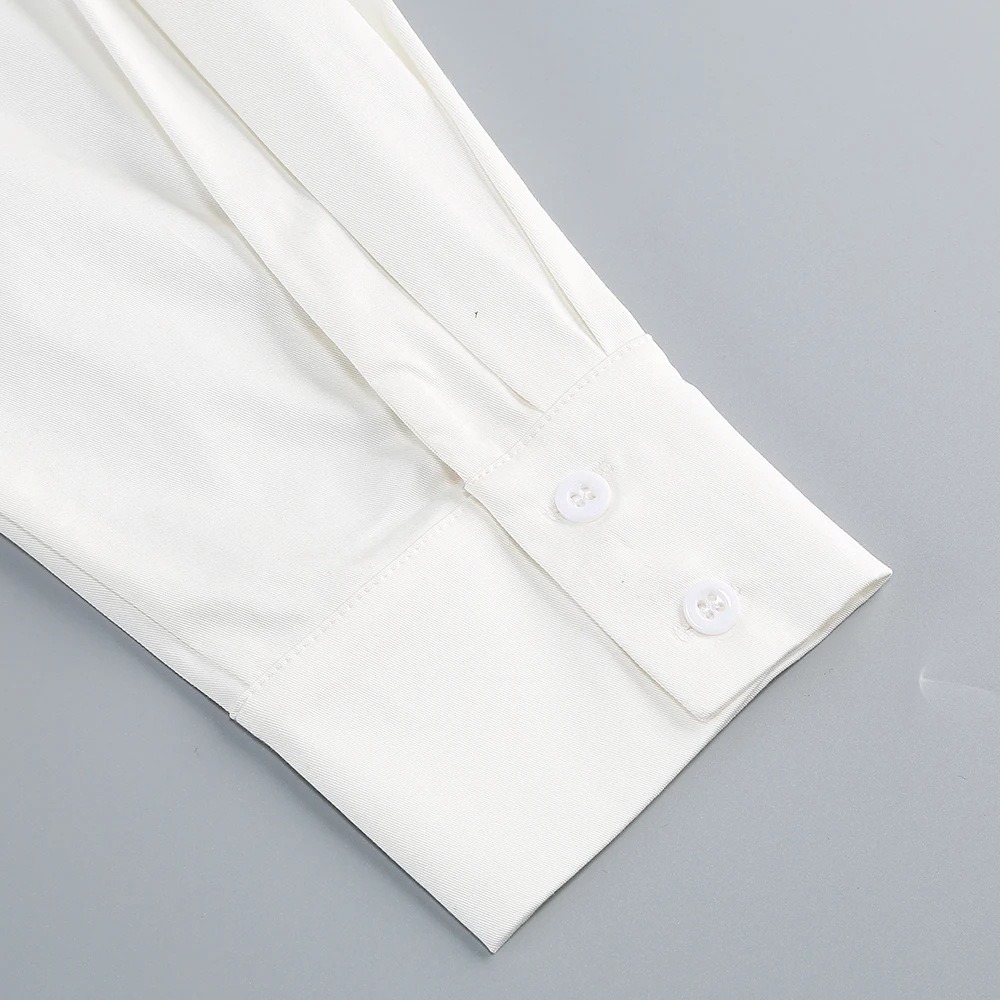 Weißes Hemd-Minikleid für Damen – Eleganter drapierter Rock mit Rosendetail – Übergroßes, langärmliges Button-Down-Kleid