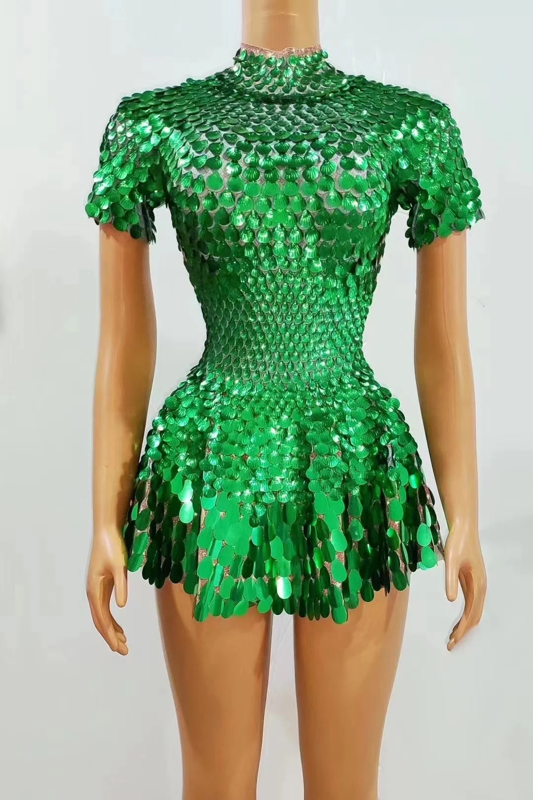 2025年新作人気ナイトクラブバー女性歌手ゲストゴーゴーシェルスパンコールショートスカート大人ダンスパフォーマンス衣装 yj070