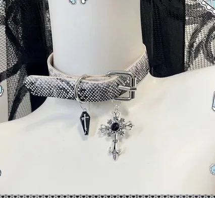 Cross Necklace / Y2K Hot Girl Millennial Retro Ins Punk Subculture Choker