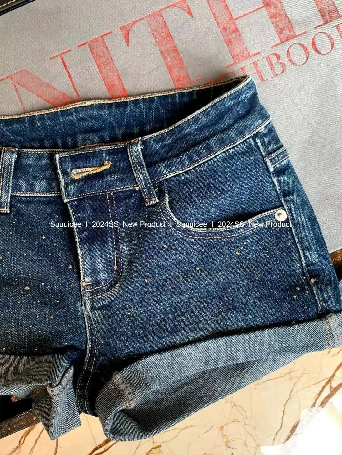 New Sexy Low-rise Hot Diamond Flanged Y2k Denim Shorts Jeans Women