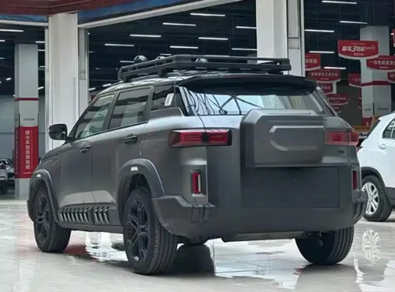 Cowboy Compact Off-road SUV Automatic New Euro VI Left Steering 1.5L Petrol Engine R19 Wheels Metal Roof Rack Rear
