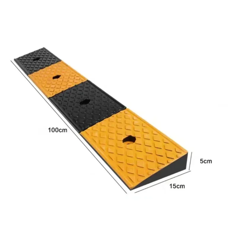 Roadside slope rubber mat step mat car climbing triangle rubber and plastic slope board