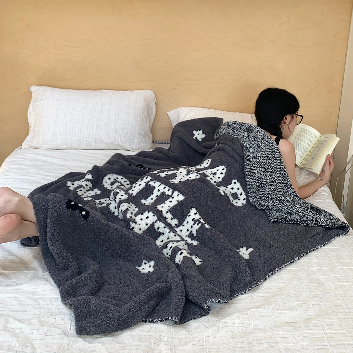 Autumn Winter Waffle Velvet Throw Blanket Multifunctional Warmth Sofa Blanket Double Bedding Cover Machine Washable Bedspread