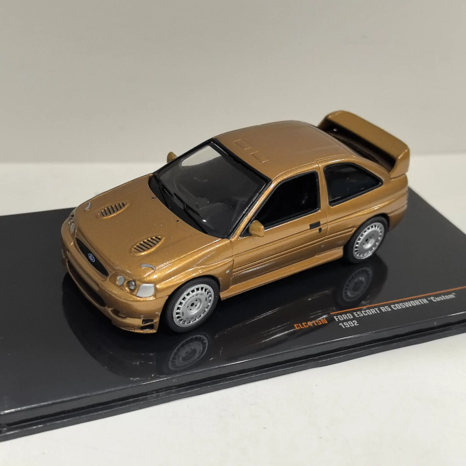 

Diecast IXO 1/43 Scale FORD ESCORT RS COSWORTH 1992 Alloy Car Model Collectible Toy Gift Souvenir Display Ornament
