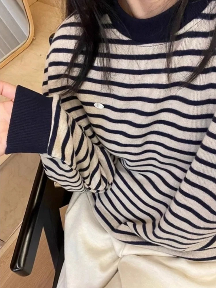 

Retro Striped Crew Neck Knitted Pullover Sweater for Women 2025 Autumn and Winter New Casual Loose Knitted Sweater for Women