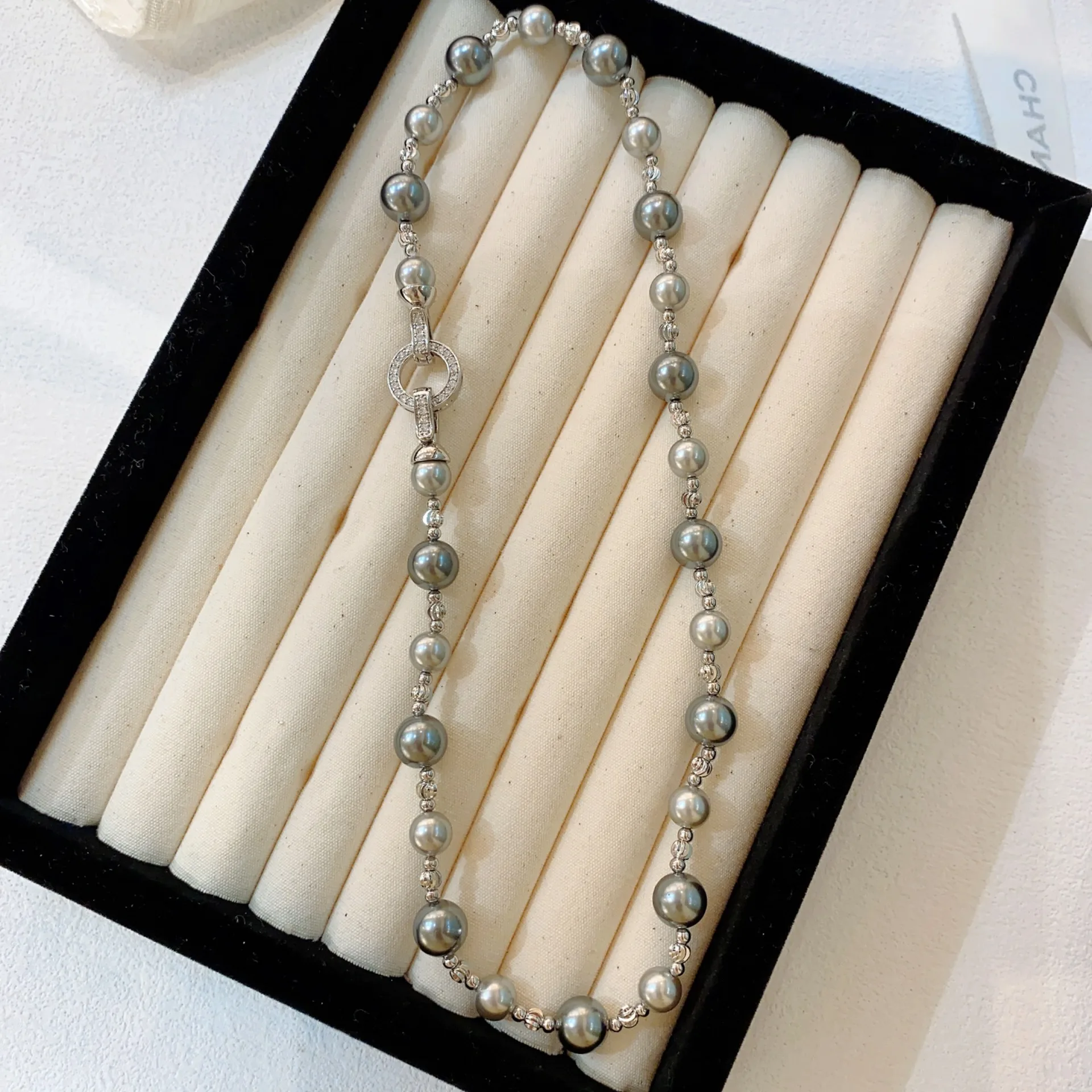 France Vintage Style Grey-Pearl Beads Clavicle Chain Necklace for Women Fashion Elegant Geometric Layered Necklace Jewelry Gift