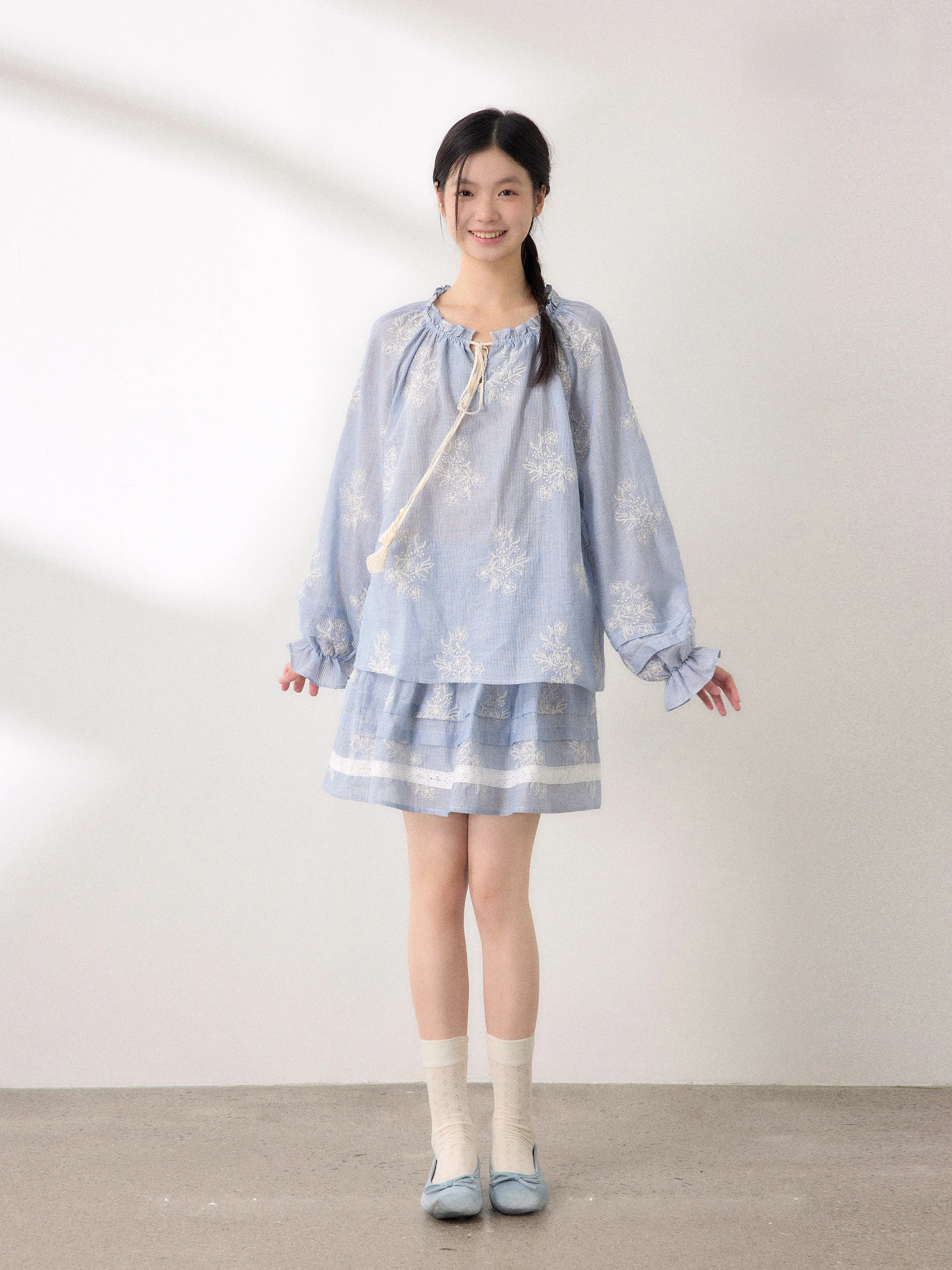 

Летний женский комплект Galaxy Soda: корейский повседневный костюм с вышивкой, длинным рукавом и короткой юбкой, хлопковый, модный, для комфортного отдыха и поездок на работу