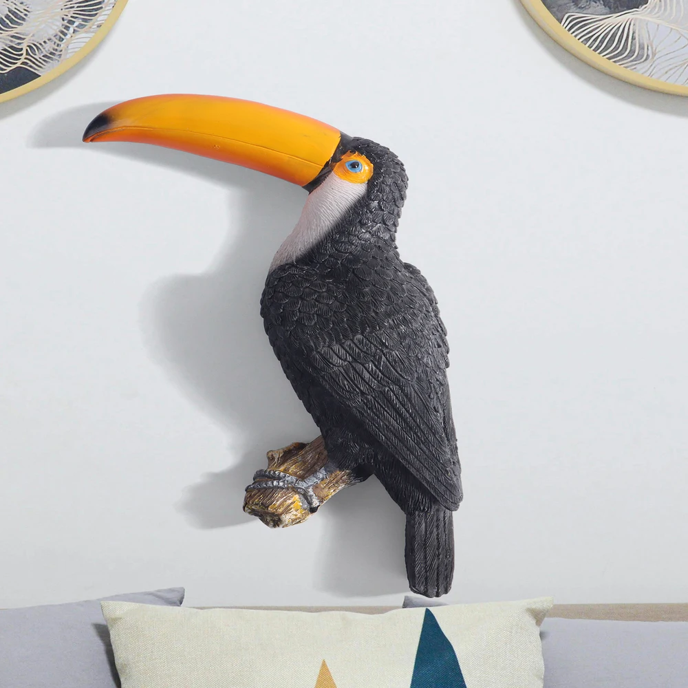 Resin Toucan Figurine, Tree Hugger Bird Sculpture, Wall Art Decor for Outdoor Garden Lawn & Home