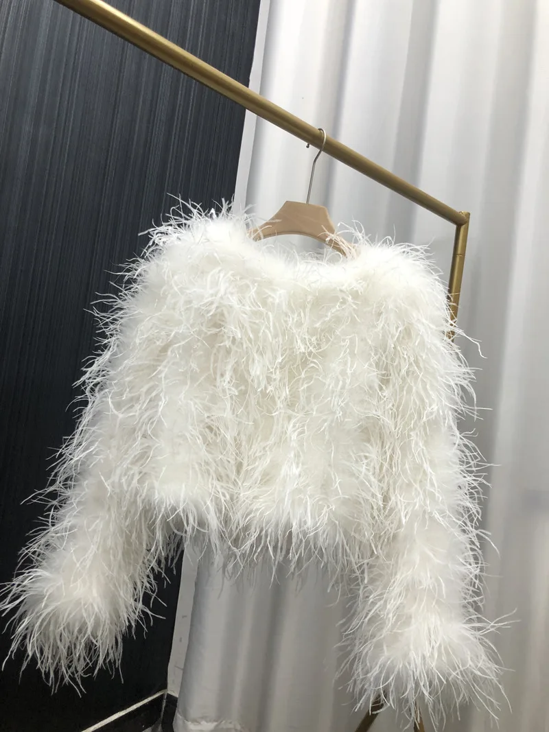 سترة شتوية للنساء معطف ريش النعام الحقيقي متعدد الألوان منفوش دافئ أنثى ناعمة موضة ملابس خارجية للحفلات المسائية في الهواء الطلق