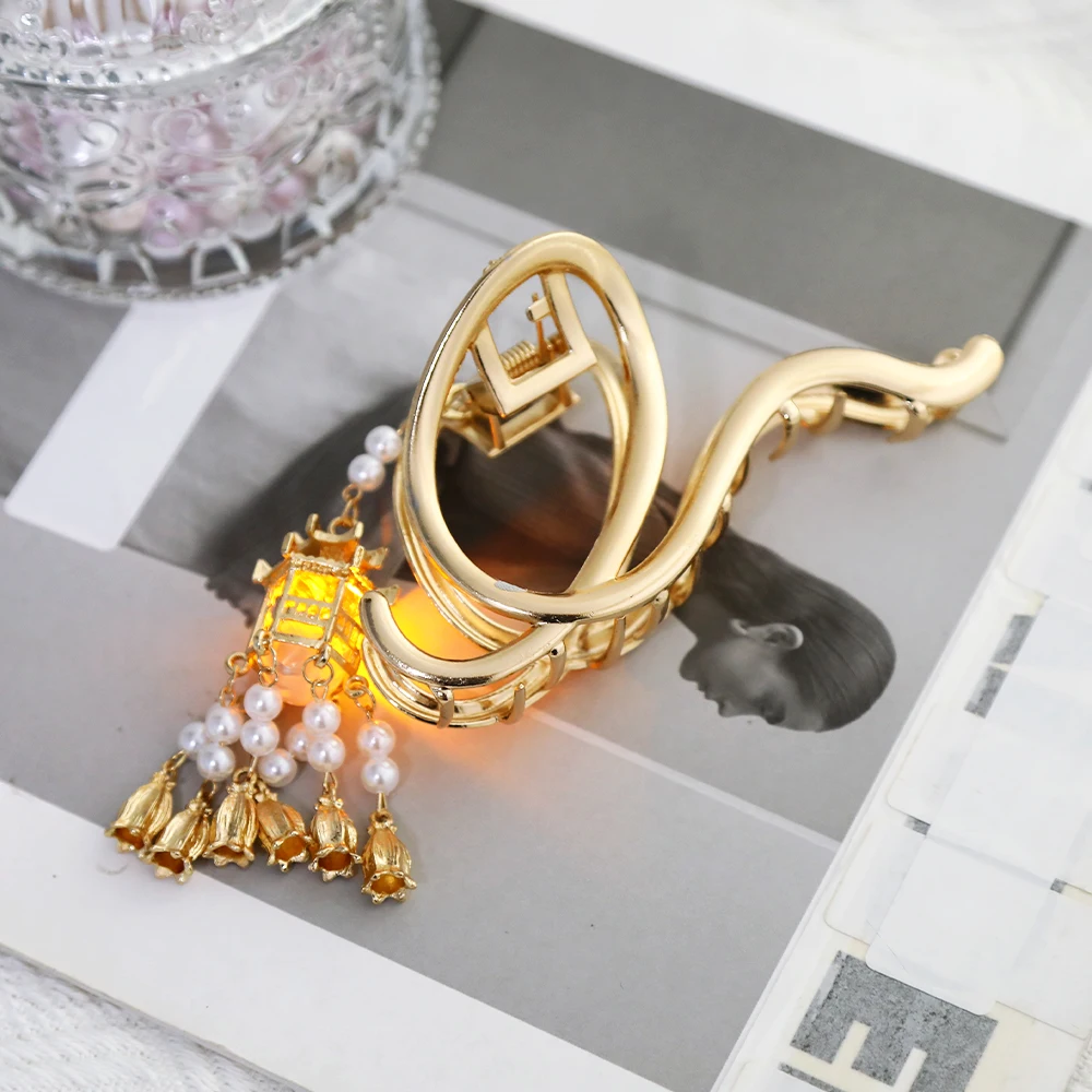 Haimeikang Chinese Lantern Hairpin for Women Girls Gold Color Metal Hair Sticks Forks Retro Tassel Hair Claw Hair Accessories