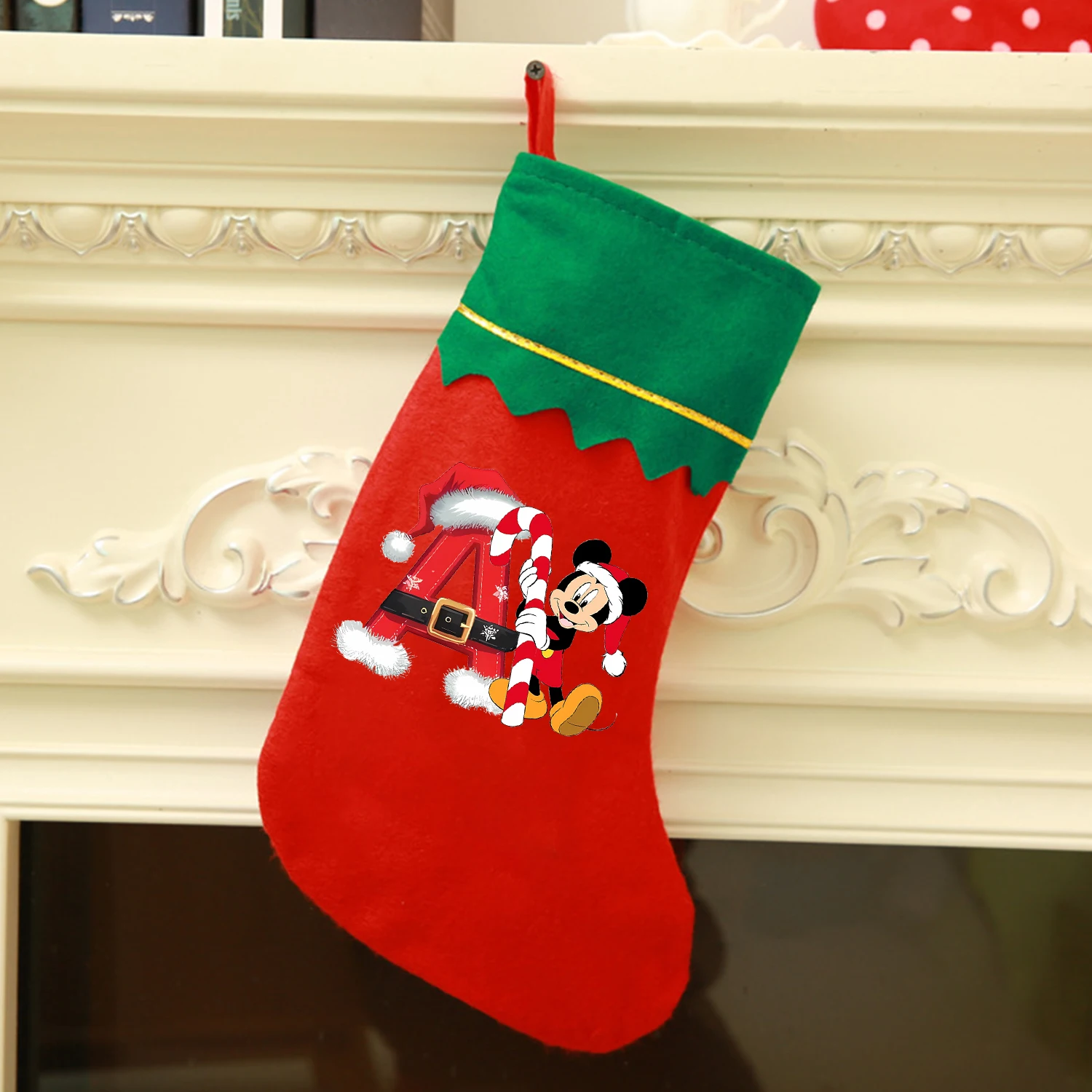 

Рождественский чулок с Микки Маусом, подвесная сумка с мультяшным буквенным принтом, украшение, новый детский подарочный пакет в стиле аниме, праздничный карман для чулок