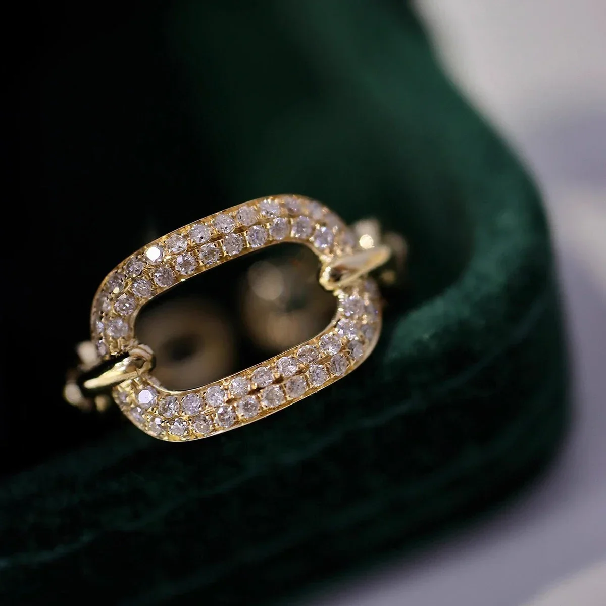 

Unique and niche French style gorgeous zircon hollowed out pure silver ring S925, the first choice for women's ring gifts