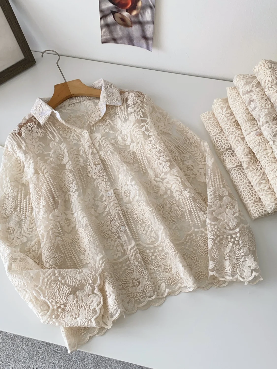 

Корейская винтажная женская блузка с длинным рукавом, летняя новинка, с вышивкой, свободного кроя, легкая, элегантная