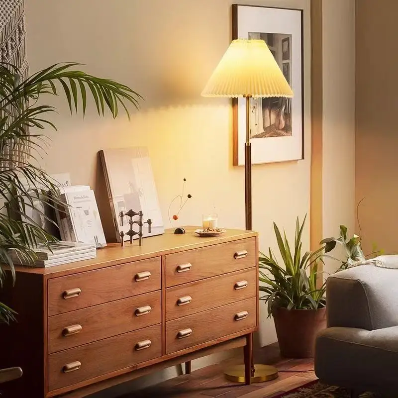 Nordic LED Floor Lamp, Living Room Sofa Side Design Ambient Light, Pleated American Retro Bedroom Bedside Lamp