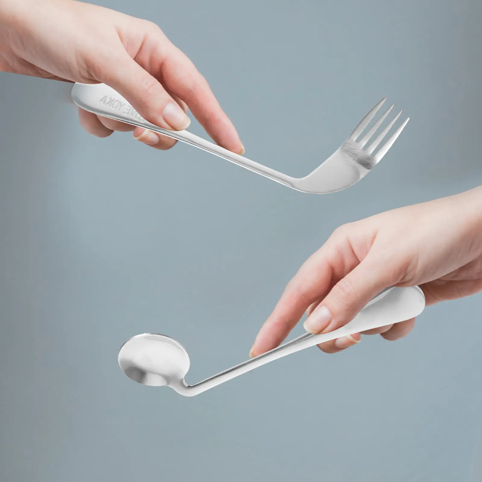 

Набор изогнутых вспомогательных ложек и вилок из нержавеющей стали для людей с ограниченными возможностями, пожилых людей и пациентов с артритом. Безопасные приборы для еды.
