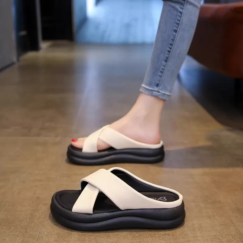 Female Shoes Slippers Soft Low Summer Clogs Woman Luxury Slides Platform 2024 Comfort Beach Designer PU Casual Rome Fabric Hoof