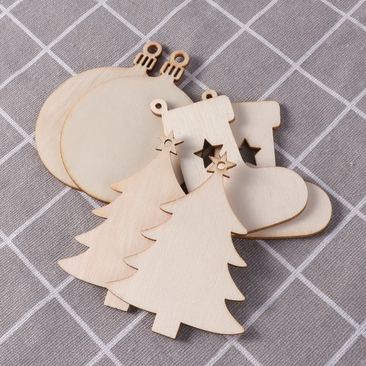 

40Pcs Wooden Christmas Ornaments DIY Unfinished Wood Hanging Pendants Rustic Holiday Decorations Kids Craft Supplies