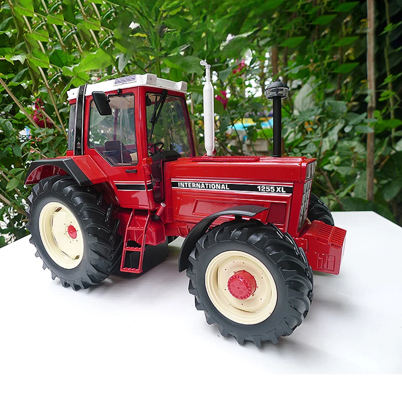 6334 International 1255 Alloy Tractor Model Commemorative Edition UH Red LMT 999 Tabletop Decoration Collection Display 1:16