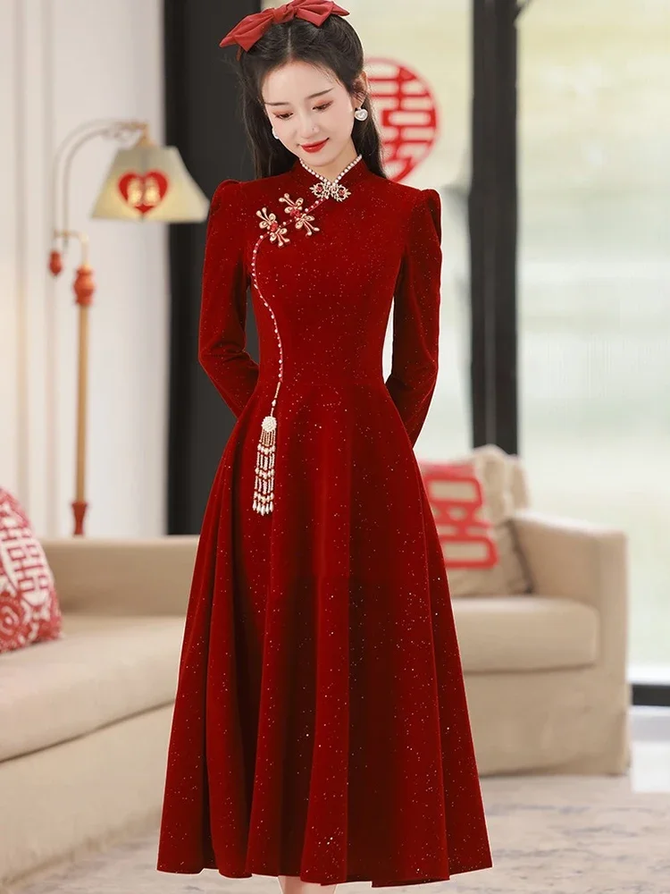 Abito da sposa elegante vintage coreano Abito da festa moda autunno inverno 2025 Rosso manica lunga Chic Diamanti Abiti di lusso da donna