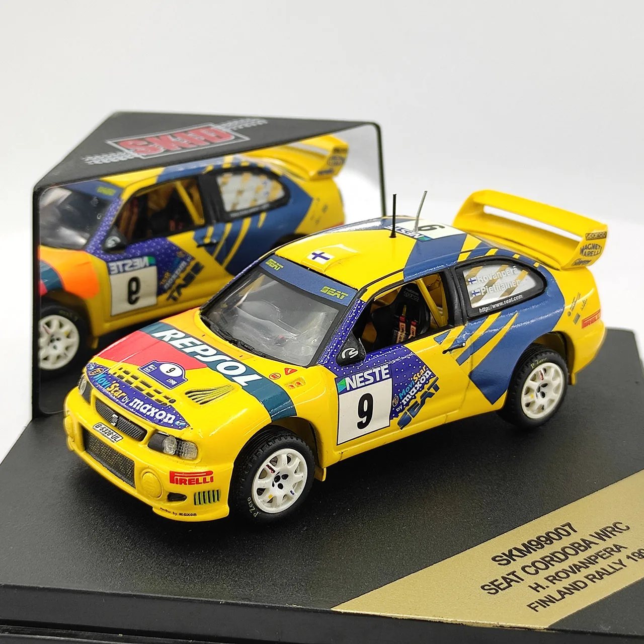 Farboberflächen-Fehlerbox, gebrochenes Druckguss-SKID, Maßstab 1:43, finnisches Rallye 1998, gelbes Legierungsautomodell, Sammlerspielzeug, Geschenk, Souvenir