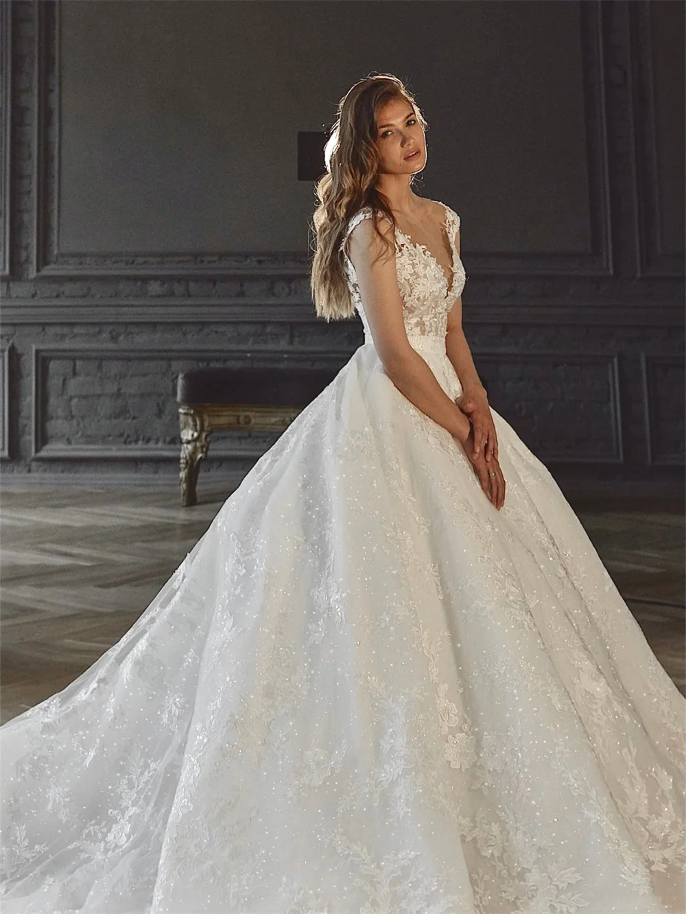 Seksowna suknia ślubna bez rękawów 2024 urocza suknia ślubna z głębokim dekoltem w serek klasyczna sukienka o długości podłogi Vestidos De Novia