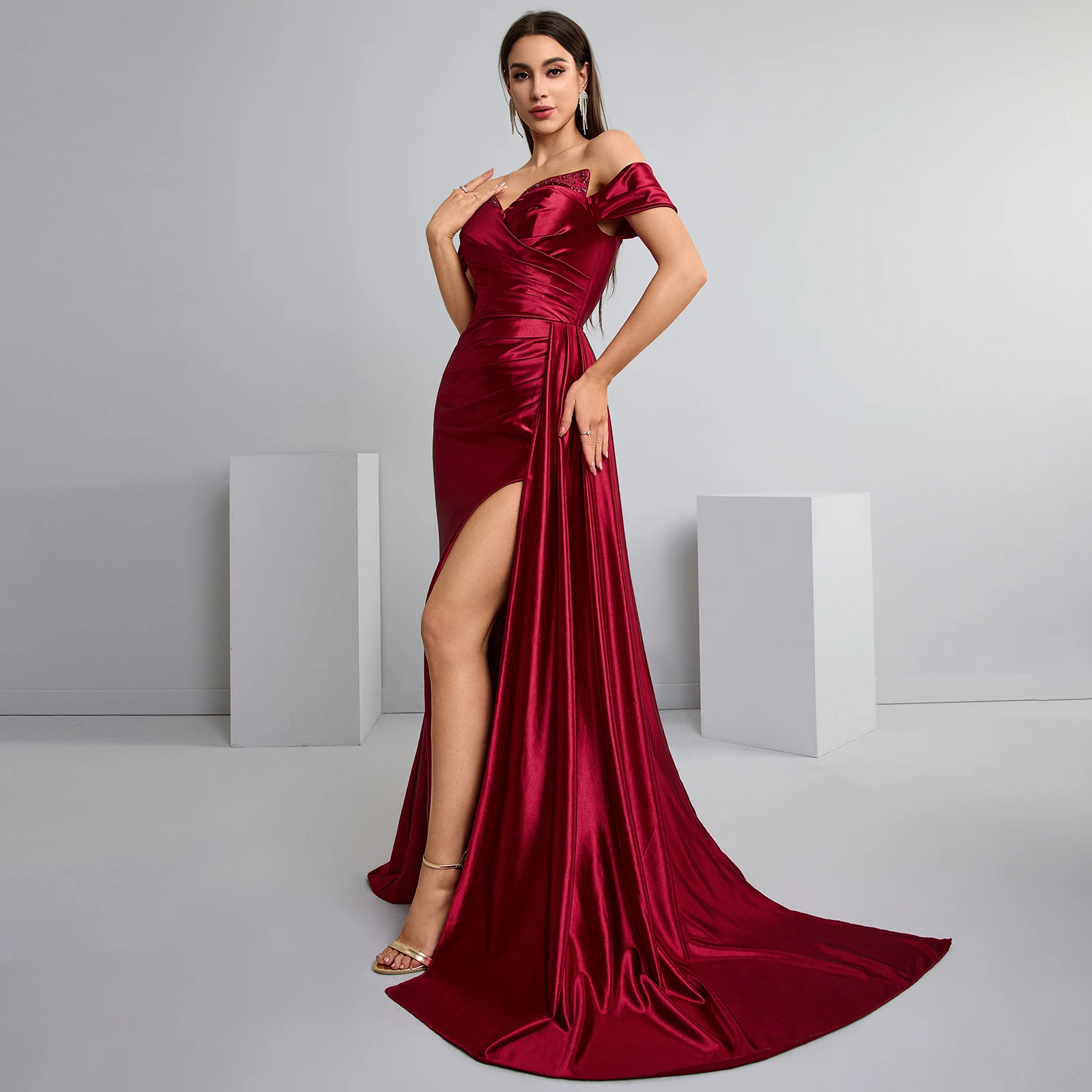 Sexy Sweetheart Evening Dresses  With Sequins On The Chest Mermaid Dress  With Pleated High Slit Satin Formal Dress