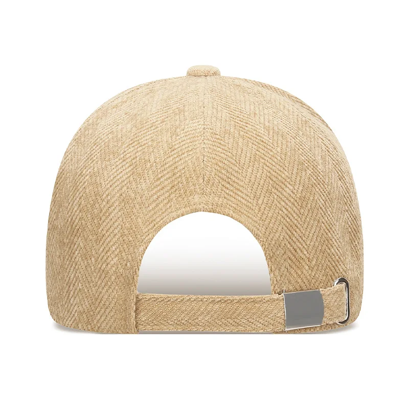 New Unisex Versatile Duckbill Cap Love Metal Logo Fashionable Face Enhancing Small Baseball Cap Outdoor Leisure Sunshade Hat