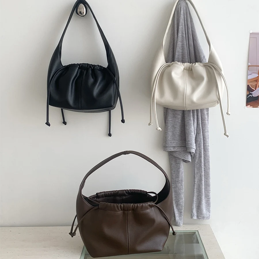 New Retro Soft Leather Drawstring Handbag For Ladies Casual Niche Design Crossbody Bag Daily Commuter Underarm Bags Solid Color