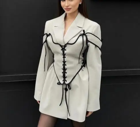 

2025 Solid Color Lapel Style Commuter Suit Jacket with Tie Waist and Waist Closure, Women's Fashionable Slim Fit Suit Jacket