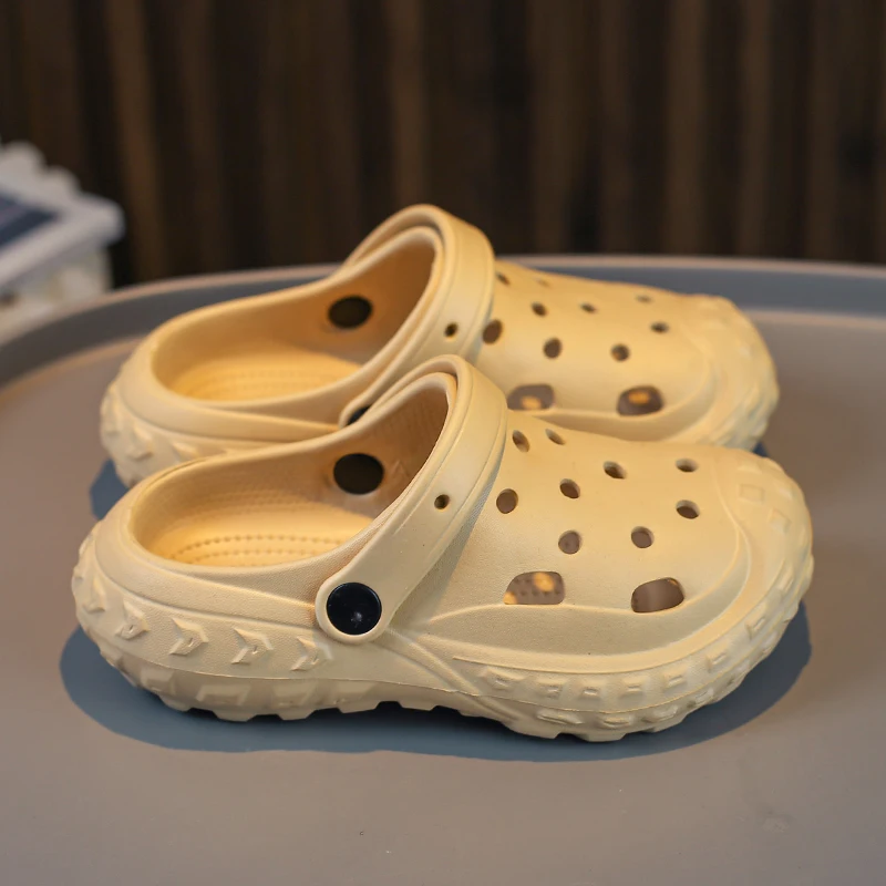 

A pair of children's four-season slip-on shoes with soft, lightweight, and wear-resistant soles, sizes 26/27-40/41，ZZ-666