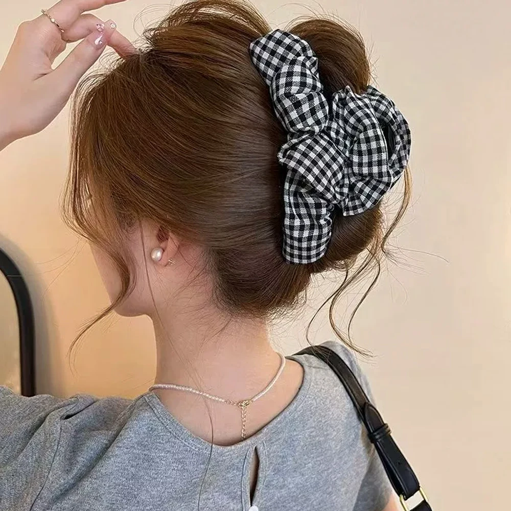 1 große schwarz-weiß karierte Haarspange, elegantes und schlichtes Retro-Pferdeschwanz-Accessoire für Damen, Herbst- und Winterstil, geeignet für Frauen mit dickem Haar