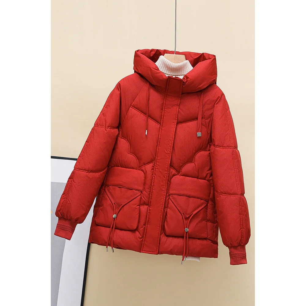 معطف شتوي قصير مع غطاء محرك السيارة من ألياف البوليستر المتلألئة بقصة عادية وسحاب للإغلاق سترة نسائية قطنية لامعة جديدة سميكة