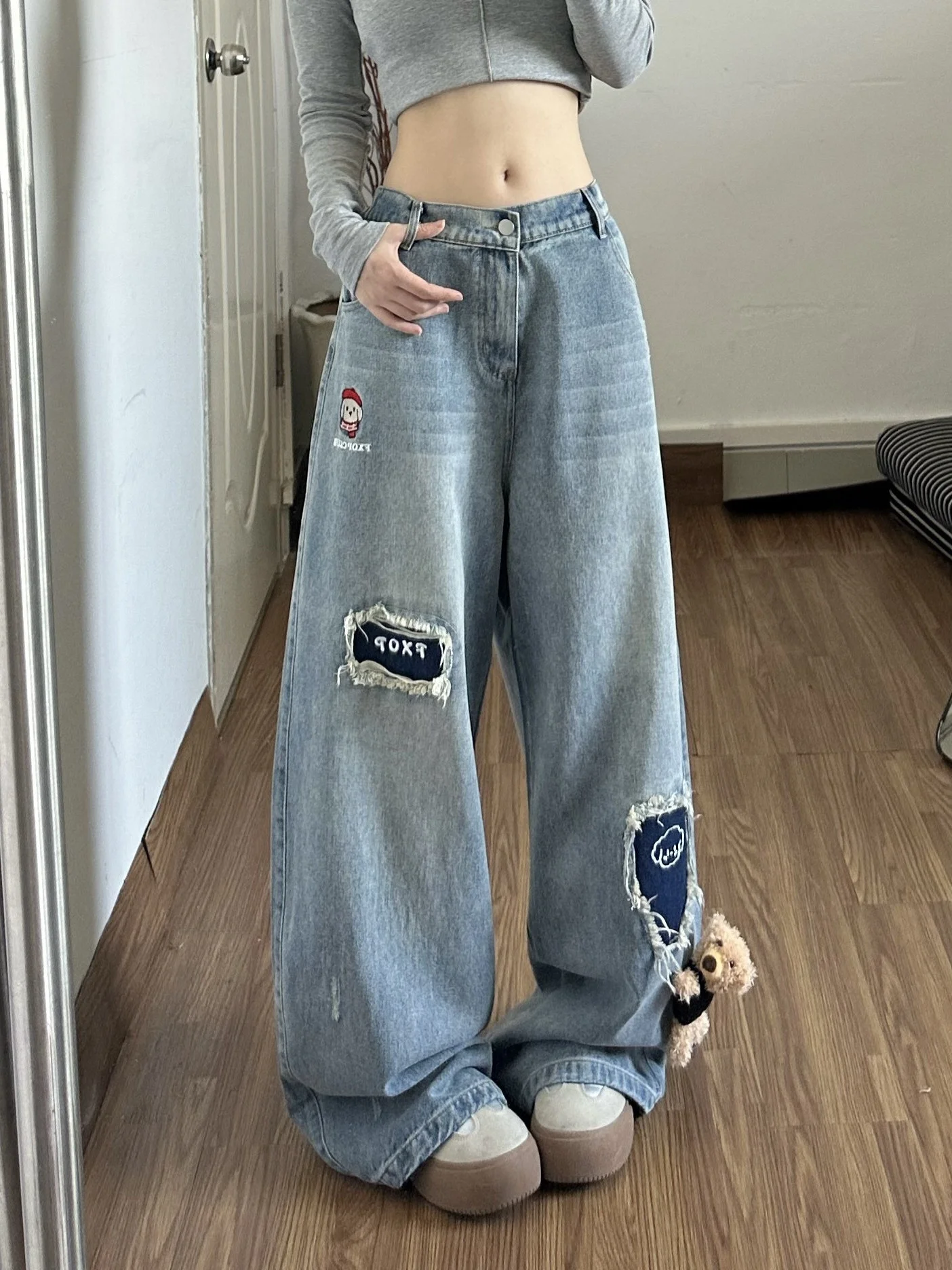 

Vintage Bear Embroidery Wide Leg Jeans Women's Loose Fit Casual Sle High Waist Denim Pants Spring 2026 New Arrival