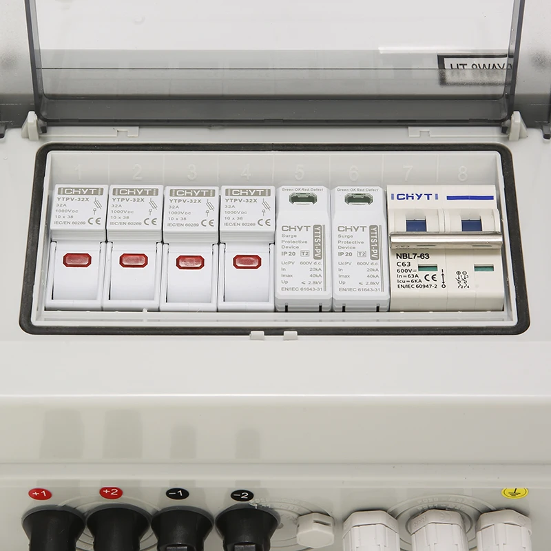 Fotovoltaïsche PV-combinatorbox op zonne-energie met bliksembeveiliging 2 in 1 uit DC 600V zekering MCB SPD waterdichte doos IP65 groothandel