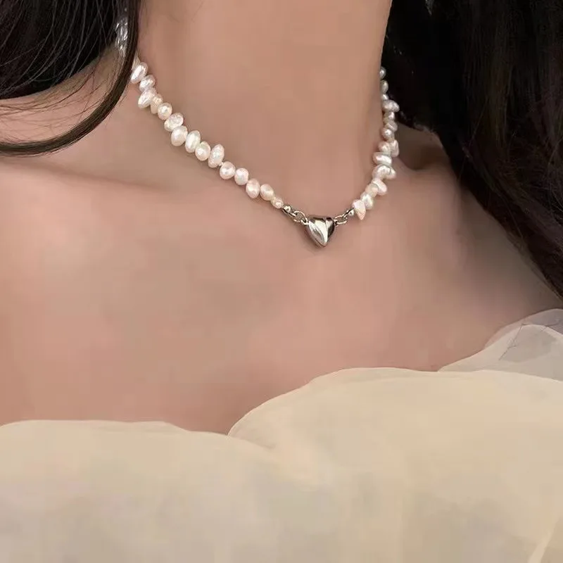 New Korean Baroque Pearl Chain Choker Necklace For Women Jewelry Gift 2022 Vintage Silver Color Magnet Heart Pendant Necklaces