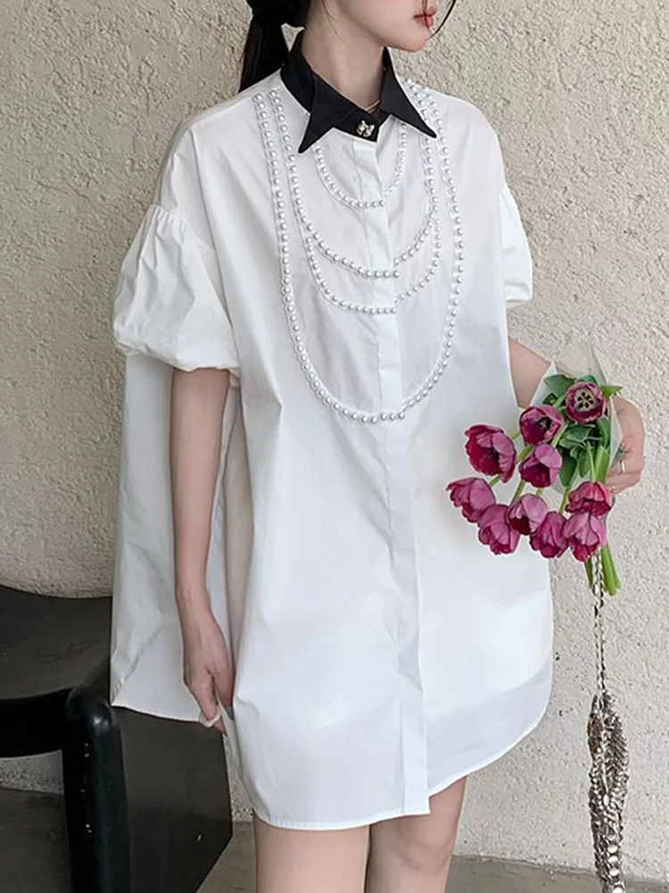 YERMORA بلوزة غير رسمية من اللؤلؤ المزيف باللون الأسود للنساء مع طية صدر السترة وأكمام قصيرة قميص فضفاض جديد موضة المد لربيع وصيف 2025